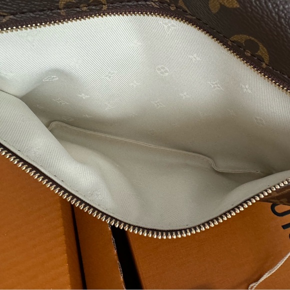 High Rise - Picture 7 of 12